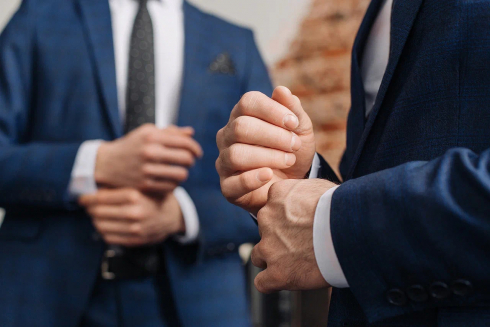 Как один и тот же костюм смотрится на мужчинах разного роста